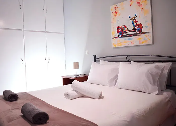 Modern 2 Bedroom Apartment Near Acropolis In The Heart Of The City - Explore Center By Foot